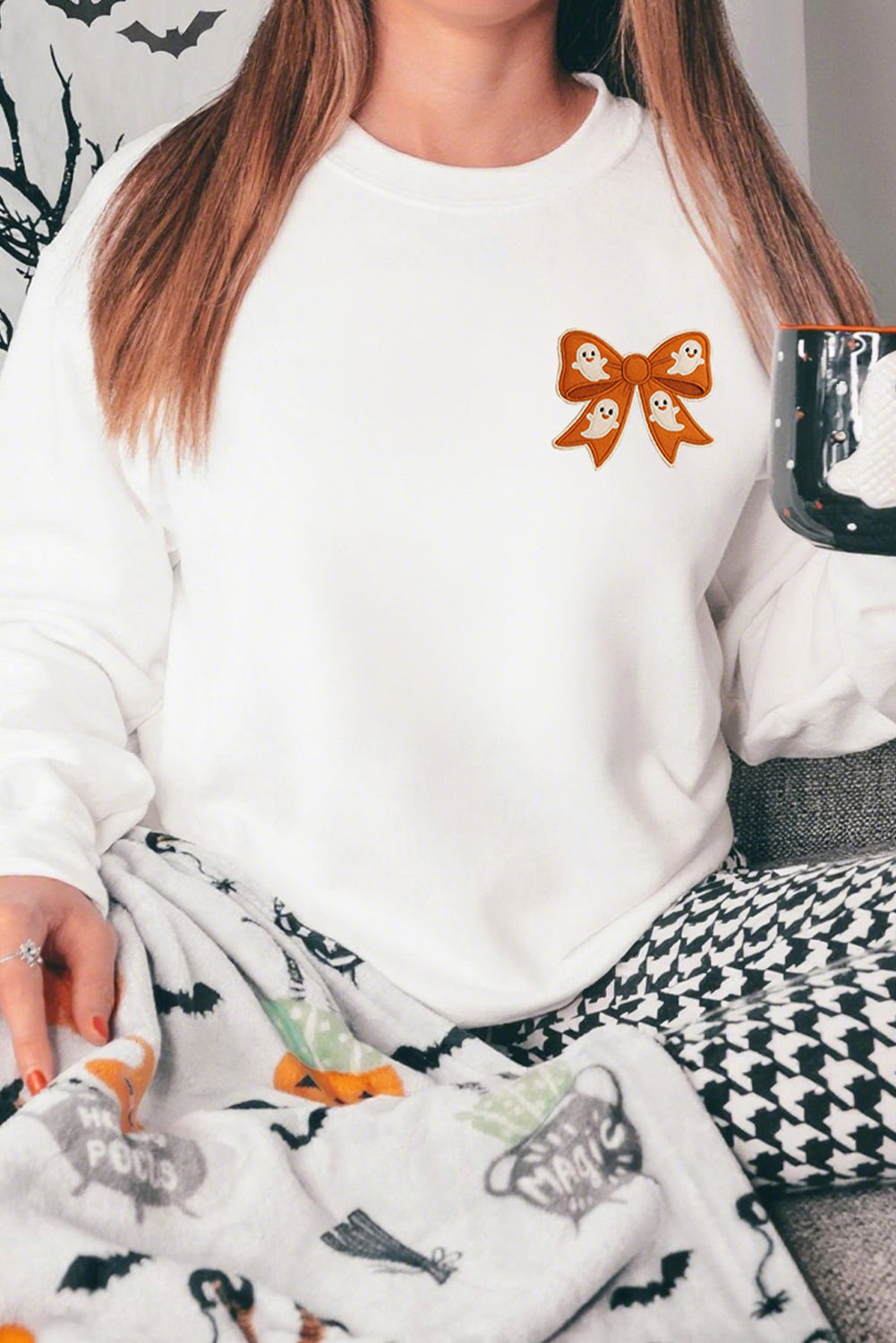 White Cute Halloween Ghost Bow Embroidered Graphic Sweatshirt