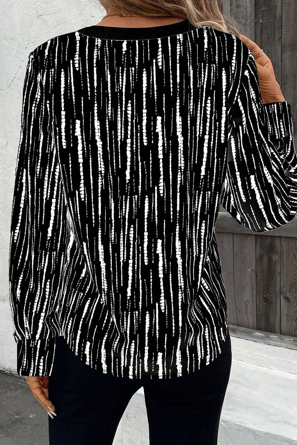 Black Spring and Autumn Abstract Print V-neck Long-sleeve Blouse