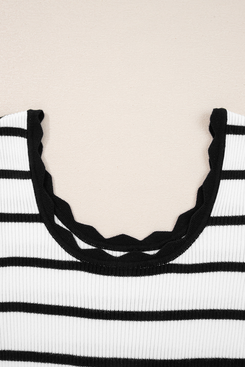 Black white Scalloped Trim U Neck Striped Ribbed Slim Sweater
